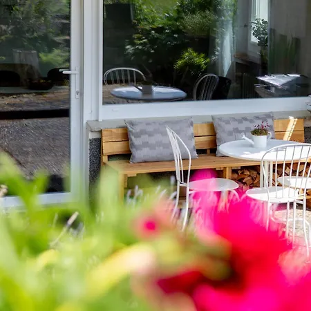 Mit Kamin Am Waldrand *