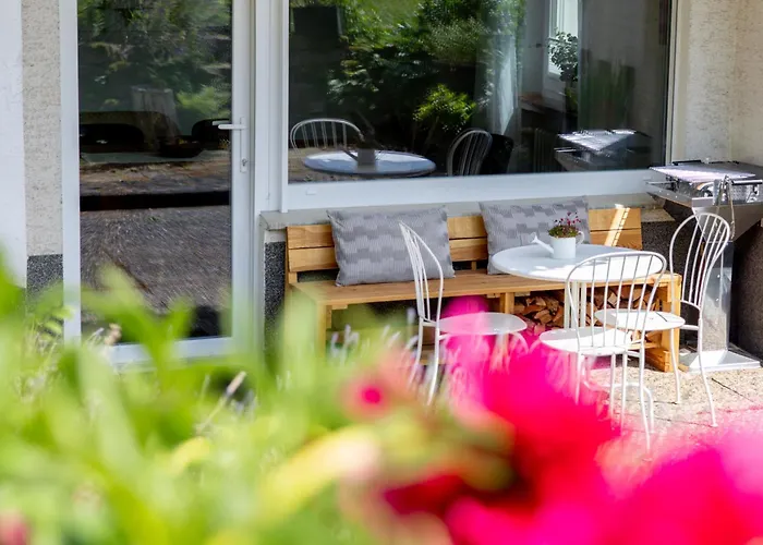 Mit Kamin Am Waldrand *